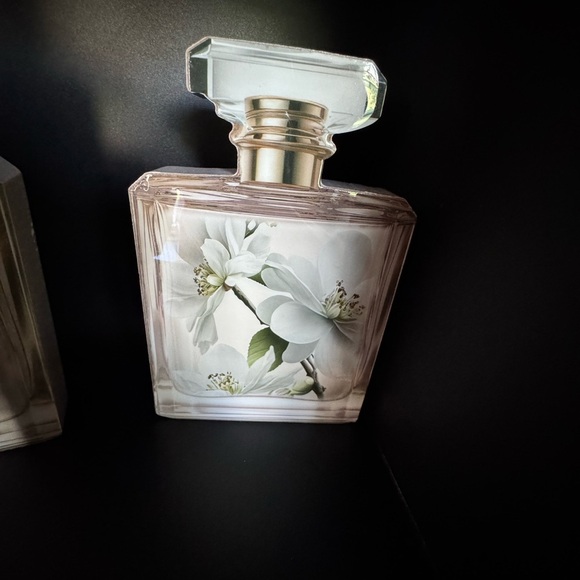 Floral Perfume Wall Decor Set of 3- Height 7in x4.5 - Picture 3 of 6